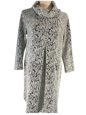 Tyler Boe Kim dress and white black